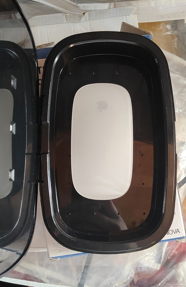 Sterilizzatore UV + Ricarica Wireless