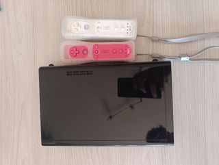 Nintendo Wii U Negra + 2 mandos