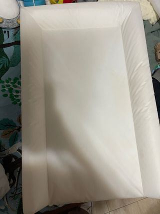 Cambiador de bebé blanco