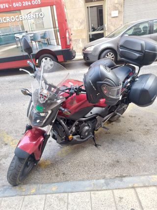 Moto Honda RC88/2/3 Roja con Maletas