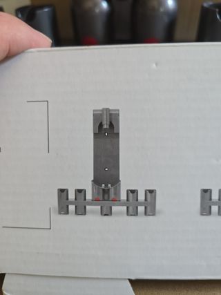 Soporte Dyson V12 y accesorio multiplicador