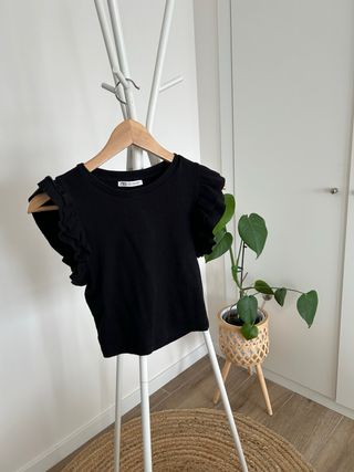 Camiseta Zara tirantes volantes