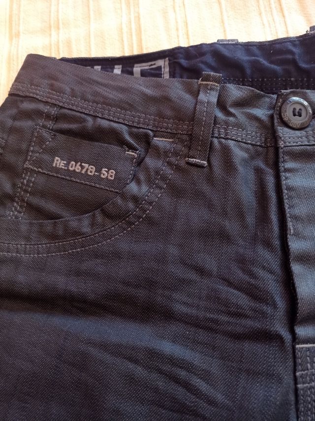 Pantalón pirata negro vaquero