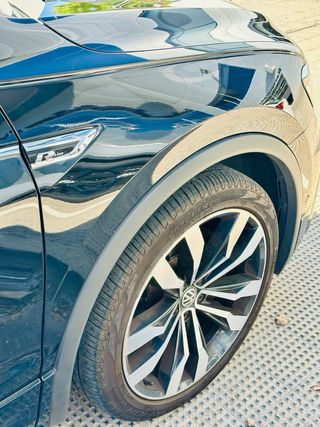 Volkswagen Tiguan 2.0 TDI Sport RLine 4 Motion DSG