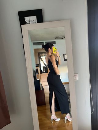 Vestido negro largo de fiesta.
