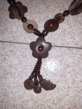 Collana in legno artigianale