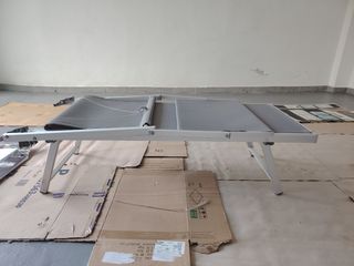 Lettino da spiaggia richiudibile grigio