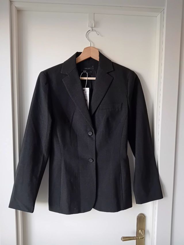 Blazer chaqueta de vestir clasica de Zara.