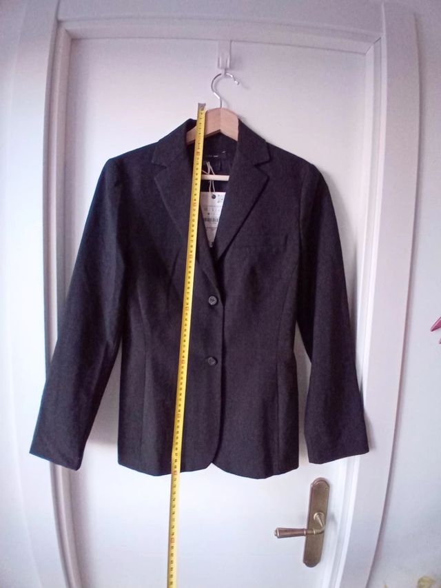 Blazer chaqueta de vestir clasica de Zara.