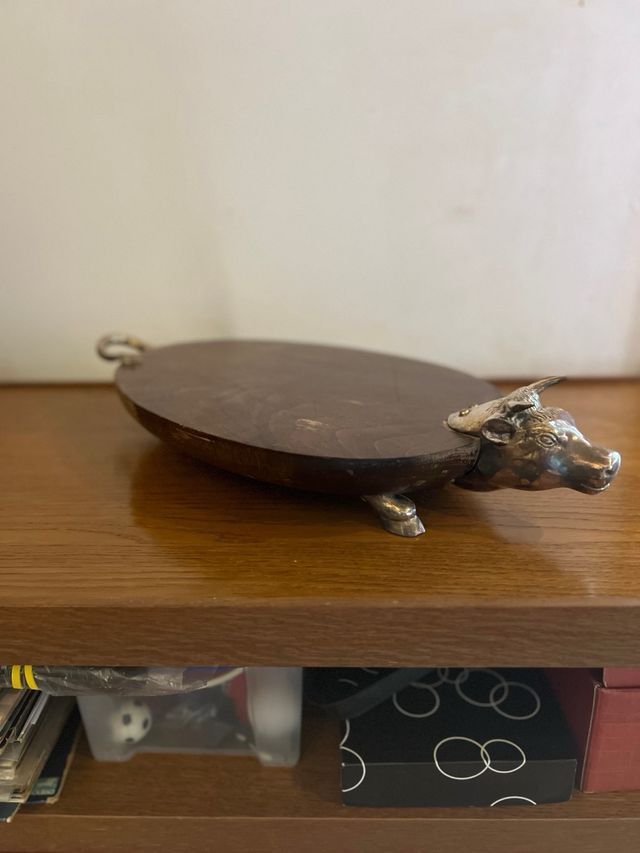 Tabla quesos madera y metal toro vintage