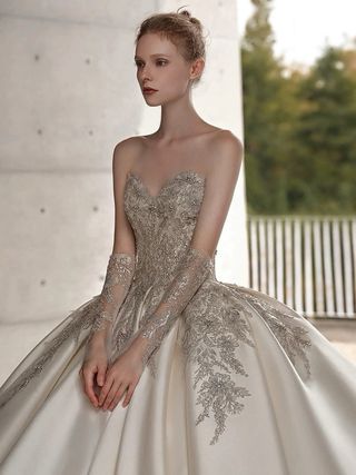 Vestido de Novia Blanco y Plateado
