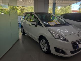 Peugeot 5008 2014