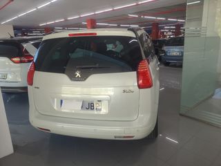 Peugeot 5008 2014