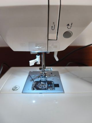 Máquina de coser Singer Confidence 7463