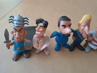 Figuras de políticos de plástico