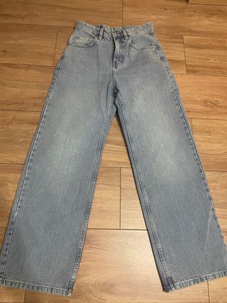 Pantalones Vaqueros Anchos Hombre “Zara”

