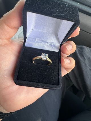 Anillo de compromiso oro con diamante