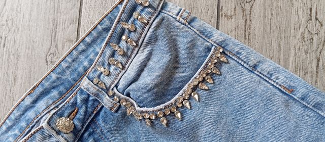 Jeans donna con strass