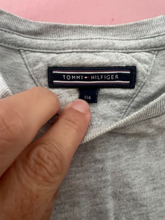 T-shirt Tommy Hilfiger cinzenta criança