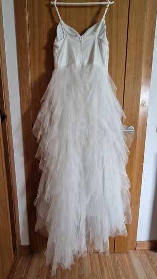 Vestido de novia con volantes
