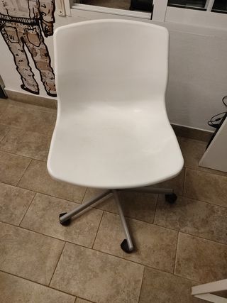Silla de escritorio blanca moderna