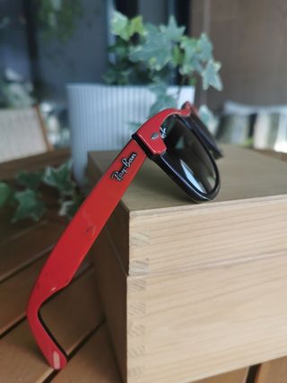 Gafas de Sol Ray-Ban Wayfarer Rojas y Negras
