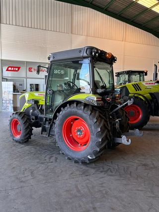 TRACTOR FRUTERO CLAAS NEXOS 260L Nuevo