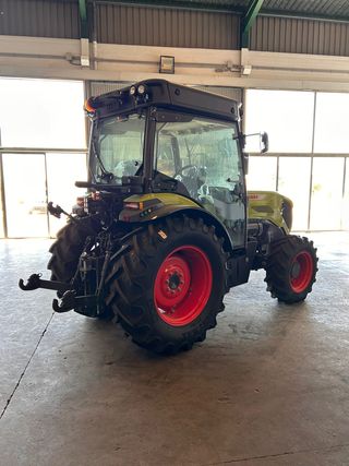TRACTOR FRUTERO CLAAS NEXOS 260L Nuevo