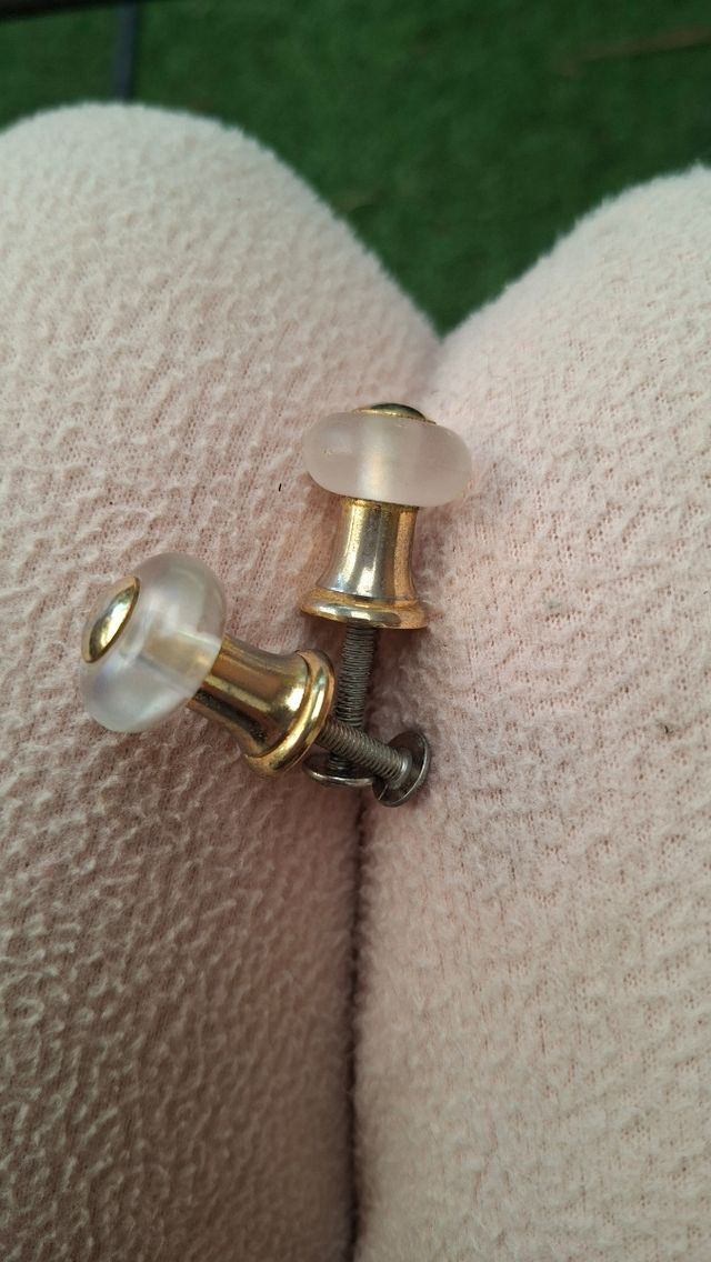 2 pomelli antichi in vetro e metallo