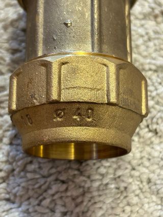 Codos de latón 40mm para polietileno polibutileno