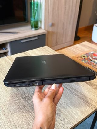 Portátil Asus X554L Negro