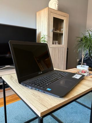 Portátil Asus X554L Negro
