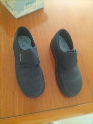 Zuecos de trabajo negros talla 39