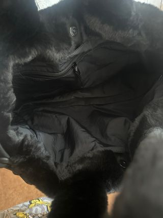 Bolso Nike de pelo negro y blanco