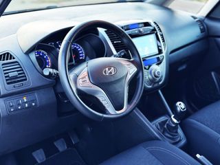 Hyundai ix20 1.6 MPI con PANTALLA TÁCTIL, LLANTA... 