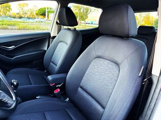 Hyundai ix20 1.6 MPI con PANTALLA TÁCTIL, LLANTA... 