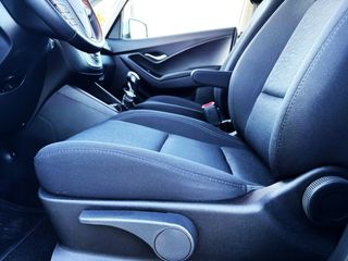 Hyundai ix20 1.6 MPI con PANTALLA TÁCTIL, LLANTA... 