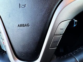 Hyundai ix20 1.6 MPI con PANTALLA TÁCTIL, LLANTA... 