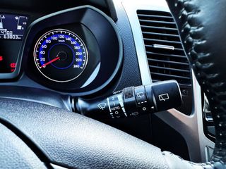 Hyundai ix20 1.6 MPI con PANTALLA TÁCTIL, LLANTA... 