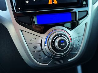Hyundai ix20 1.6 MPI con PANTALLA TÁCTIL, LLANTA... 