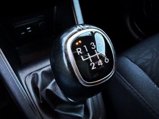 Hyundai ix20 1.6 MPI con PANTALLA TÁCTIL, LLANTA... 