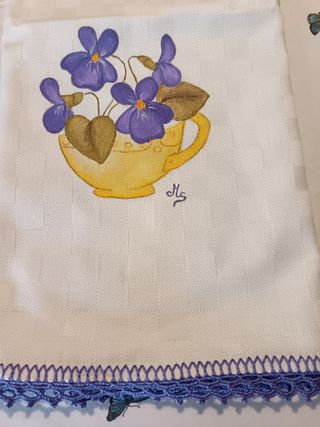 Strofinaccio con Violets Giallo e Viola
