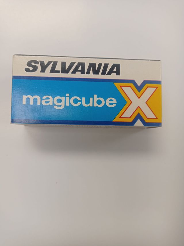 Flash Sylvania Magicube X