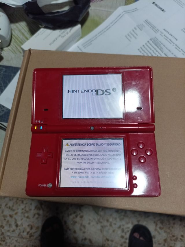 Nintendo DSi Roja
