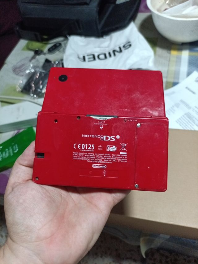 Nintendo DSi Roja