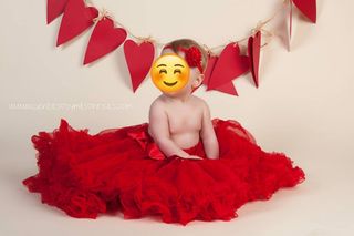 Tutú rojo para sesiones fotográficas.