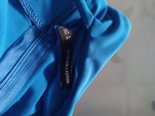 Mono azul con volantes