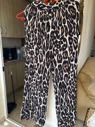 Pantalón estampado animal print