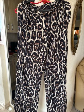 Pantalón estampado animal print