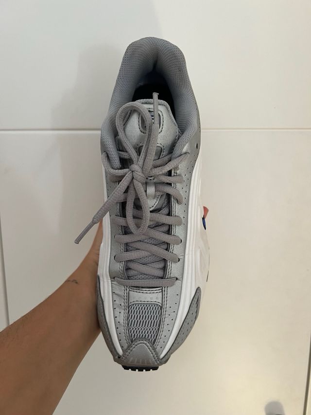 Nike Shox R4 Gris/Blanco/Azul